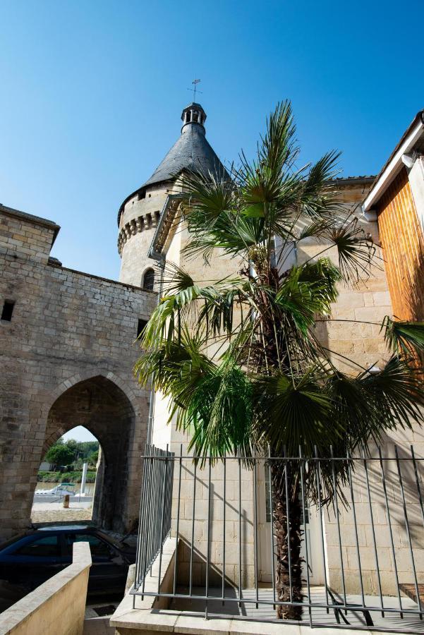 Logis Hotel De La Tour Libourne Exterior photo